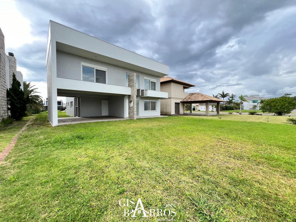 Casa em Condomínio 4 dormitórios